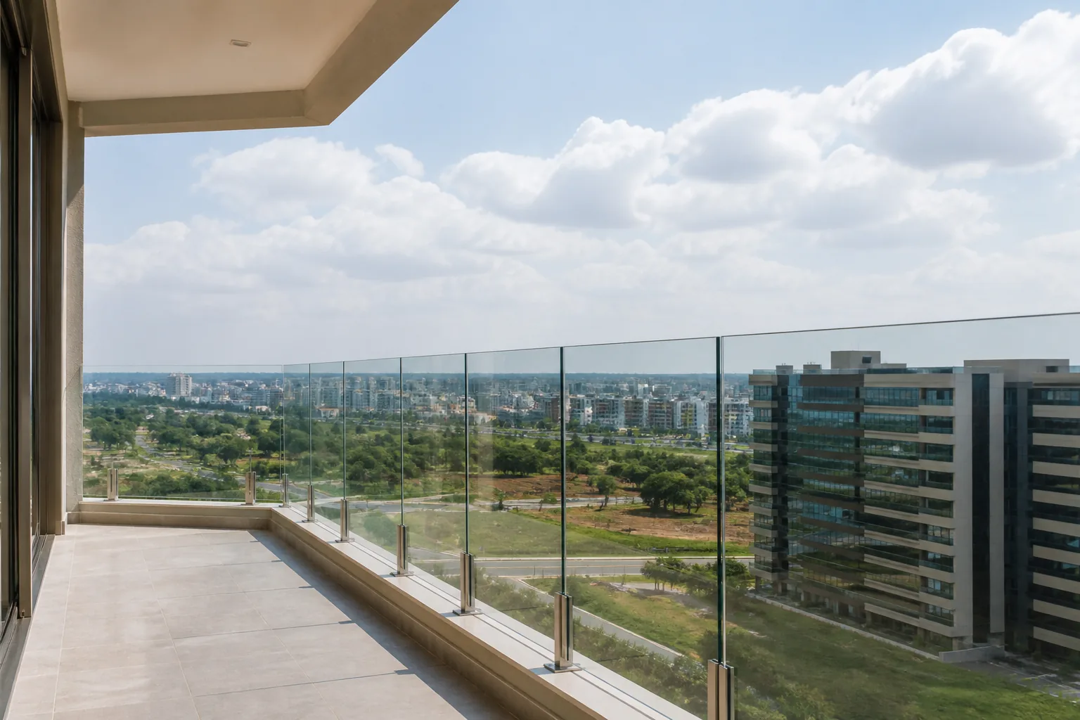 Guarda-corpo de vidro em sacada de apartamento em Brasilia DF